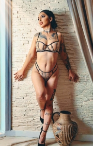 Gina - French erotic Expert